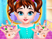 صورة: مقدم رعاية صحية يد الطفل تايلور.